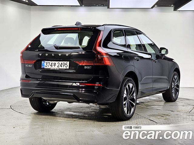 Volvo XC60 2-го поколения B5 Ultra Dark Air Sus - фото 3