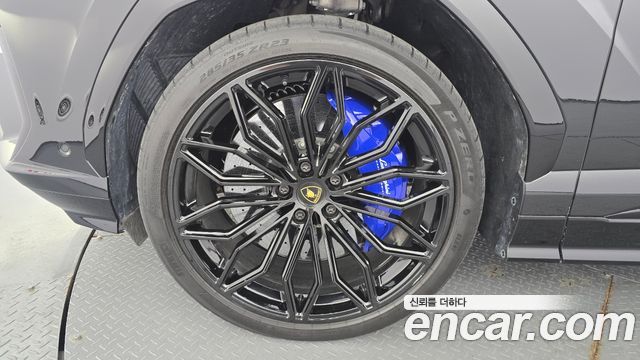 Lamborghini Urus 4.0 V8 SE - фото 4