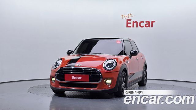 Mini Cooper 5Door Standard 3rd - фото 2