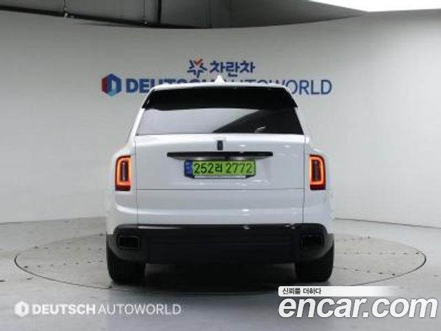 Rolls-Royce Cullinan 6.7 V12 Black Badge - фото 3