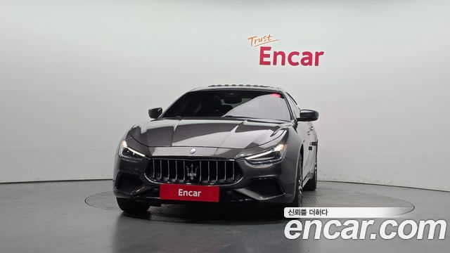 Maserati Ghibli 3.0S Q4 GranLusso 3rd - фото 2