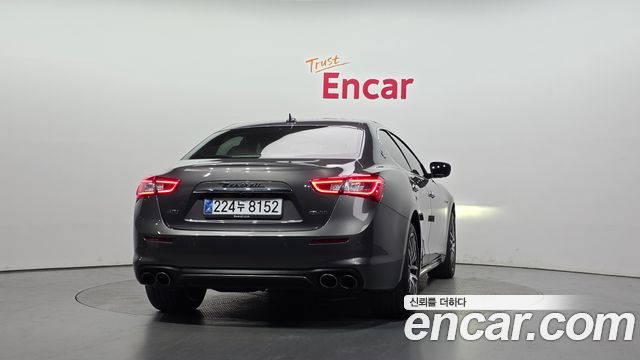 Maserati Ghibli 3.0S Q4 GranLusso 3rd - фото 3