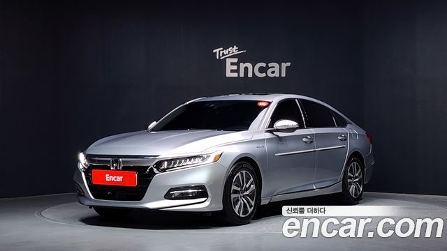 Honda Accord 10-го поколения 2.0 Hybrid Touring - фото 0