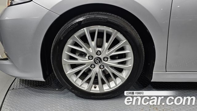 Toyota Camry XV70 2.5 - фото 4