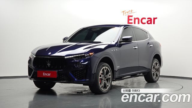Maserati Levante 3.0 AWD GranSport - фото 0