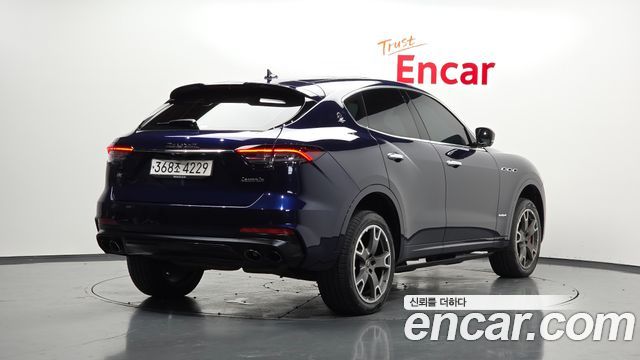 Maserati Levante 3.0 AWD GranSport - фото 1