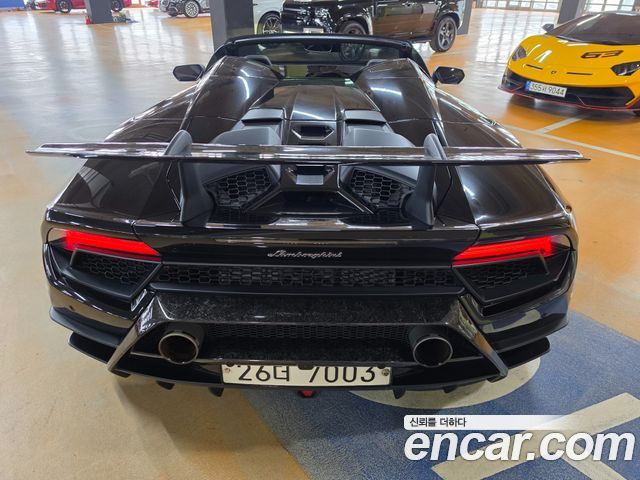 Lamborghini Huracan LP640-4 Spyder Performante - фото 3