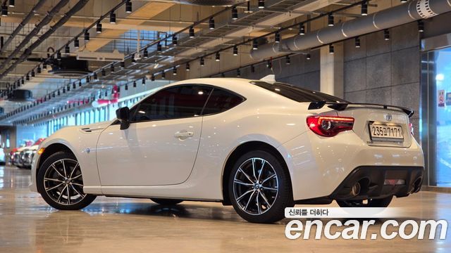 Toyota 86 2.0 - фото 1