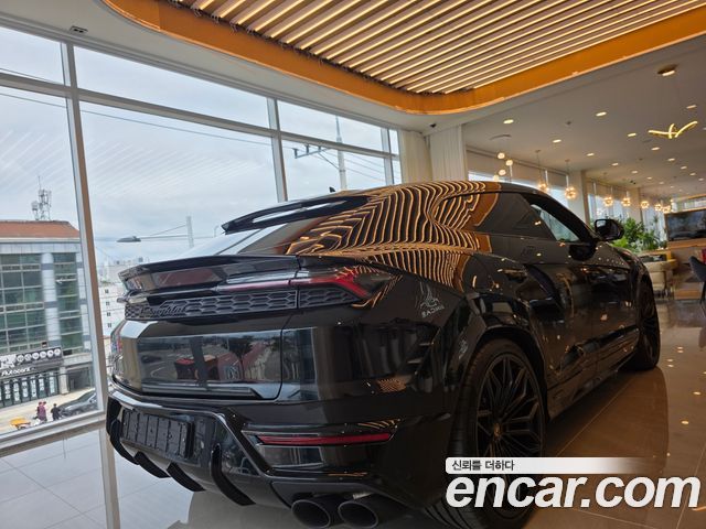 Lamborghini Urus 4.0 V8 SE - фото 1