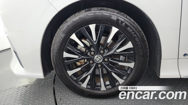 Toyota Alphard 4-го поколения 2.5 HEV Executive AWD - фото 4