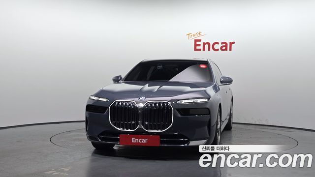 BMW i7 G70 xDrive 60 Design Pure Excellence - фото 2