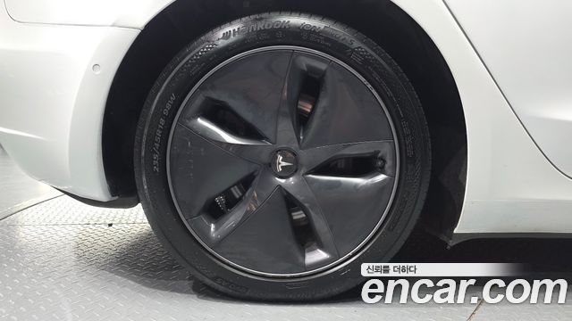 Tesla Model 3 Standard Range Plue RWD - фото 4