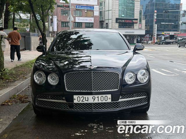 Bentley Flying Spur 2-го поколения 4.0 - фото 0