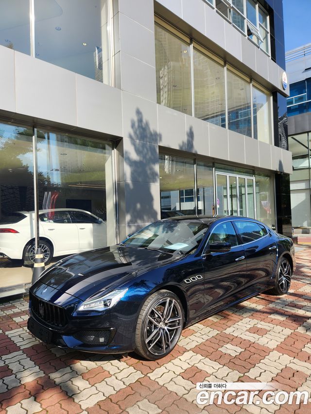 Maserati Quattroporte Q4 Modena - фото 0
