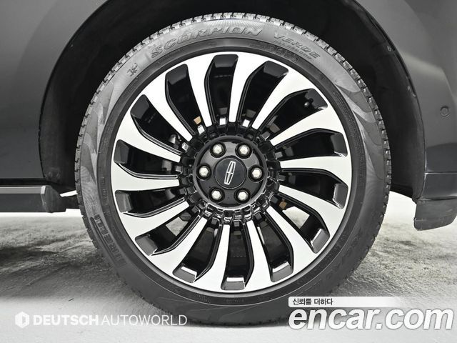Lincoln Navigator 4-го поколения 3.5L Black Label - фото 4