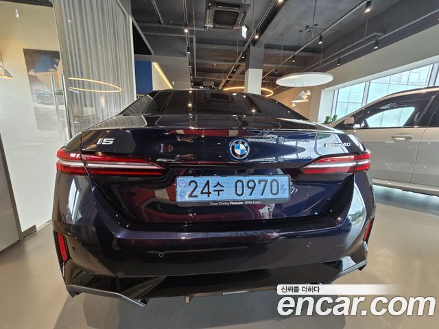 BMW i5 G60 eDrive 40 M Sport - фото 3