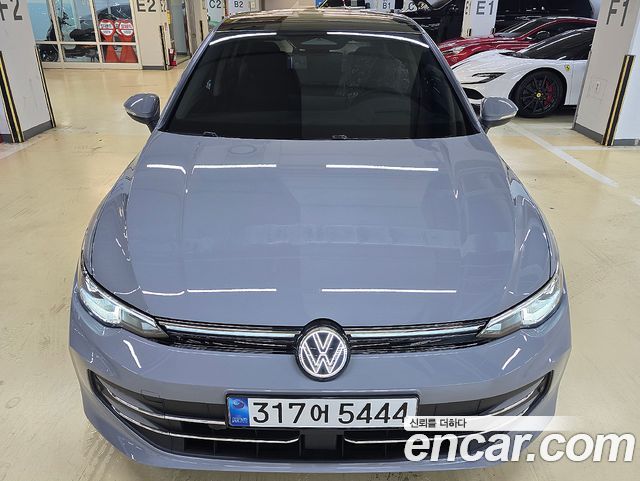 Volkswagen Golf 8-го поколения 2.0 TDI Prestige - фото 2