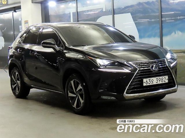 Lexus NX 300h Supreme - фото 0