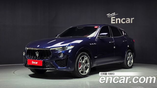Maserati Levante 3.0 AWD - фото 0