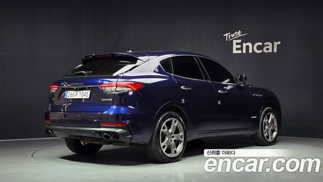 Maserati Levante 3.0 AWD - фото 1