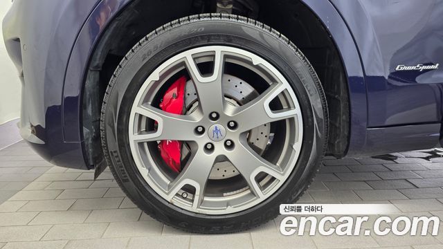 Maserati Levante 3.0 AWD - фото 4