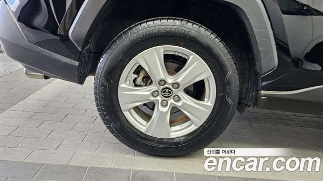 Toyota RAV4 5-го поколения 2.5 2WD - фото 4