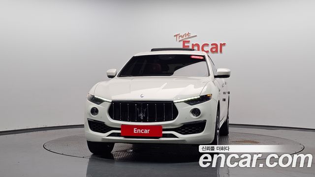 Maserati Levante 3.0 AWD GranLusso - фото 1