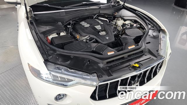 Maserati Levante 3.0 AWD GranLusso - фото 4