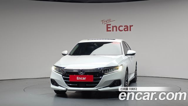 Honda Accord 10-го поколения 2.0 Hybrid Touring - фото 1