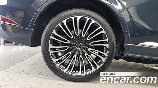 Lincoln Aviator 2-го поколения 3.0 Black Label AWD - фото 4