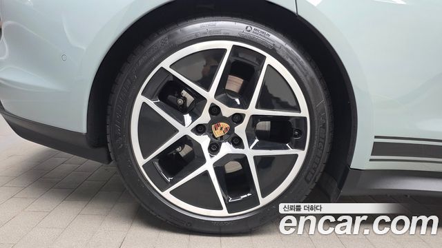 Porsche Taycan 4S - фото 3