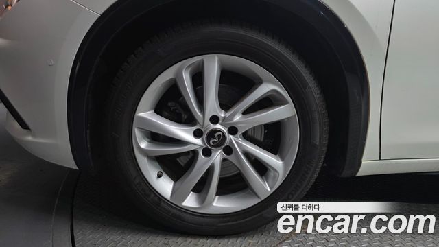 Infiniti Q30 2.0 Essential - фото 4