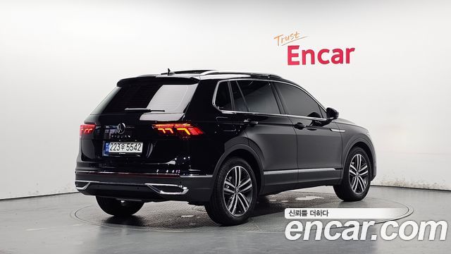 Volkswagen Tiguan 2-го поколения 2.0 TDI Prestige - фото 1