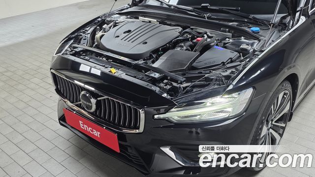 Volvo S60 3-го поколения B5 Ultimate Bright - фото 4