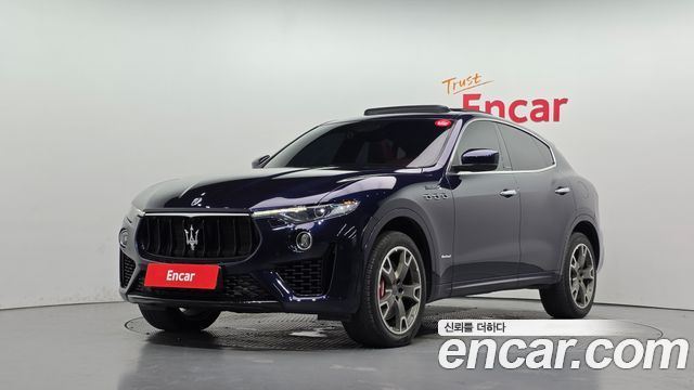 Maserati Levante 3.0 Diesel AWD GranSport - фото 0