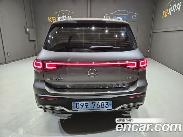 Mercedes-Benz EQB X243 EQB300 4MATIC AMG Line - фото 3