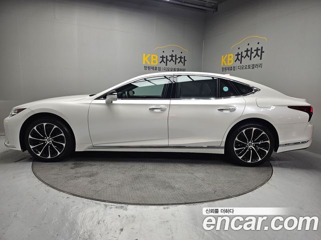 Lexus LS 500h 5-го поколения 3.5 Luxury - фото 2