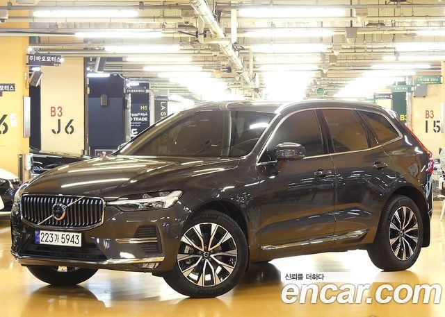 Volvo XC60 2-го поколения B5 Ultimate Bright - фото 0