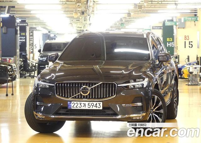 Volvo XC60 2-го поколения B5 Ultimate Bright - фото 2