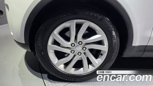 Land Rover Discovery 3.0 TD6 HSE - фото 4