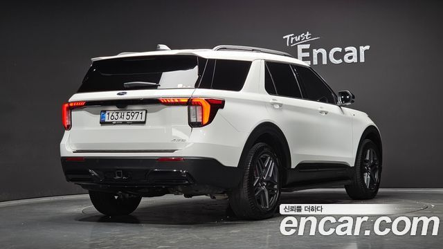 Ford Explorer 6-го поколения 2.3 ST-Line 4WD - фото 1