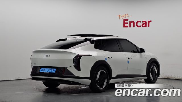 Kia EV4 Long Range 2WD Earth - фото 1