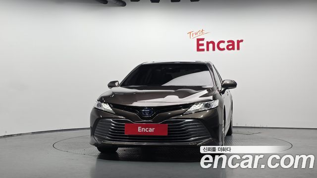 Toyota Camry XV70 2.5 XLE Hybrid - фото 2