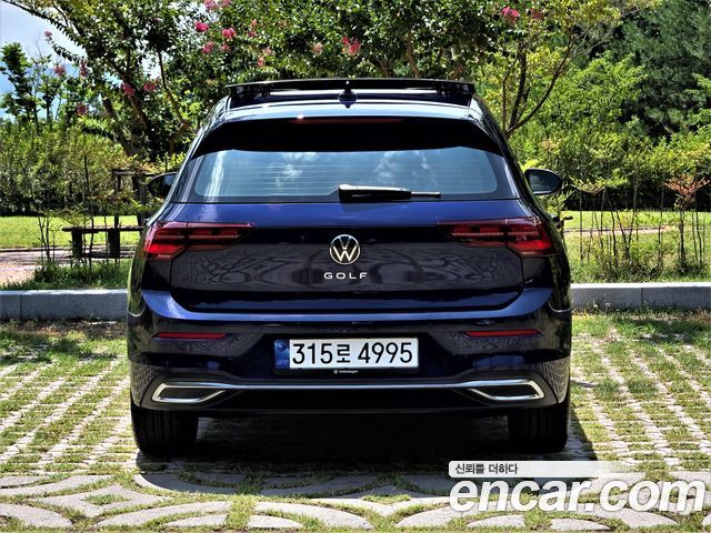 Volkswagen Golf 8-го поколения 2.0 TDI Prestige - фото 3