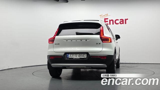 Volvo XC40 B4 Ultimate Bright - фото 3