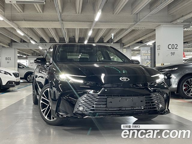 Toyota Camry XV80 2.5 XLE Premium Hybrid - фото 0