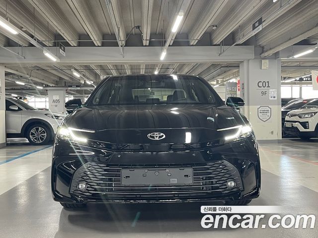 Toyota Camry XV80 2.5 XLE Premium Hybrid - фото 1