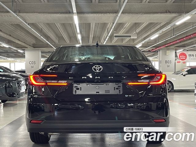 Toyota Camry XV80 2.5 XLE Premium Hybrid - фото 4