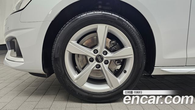 Audi A4 B9 40 TFSI - фото 4