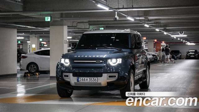 Land Rover Defender L663 110 D250 SE - фото 0